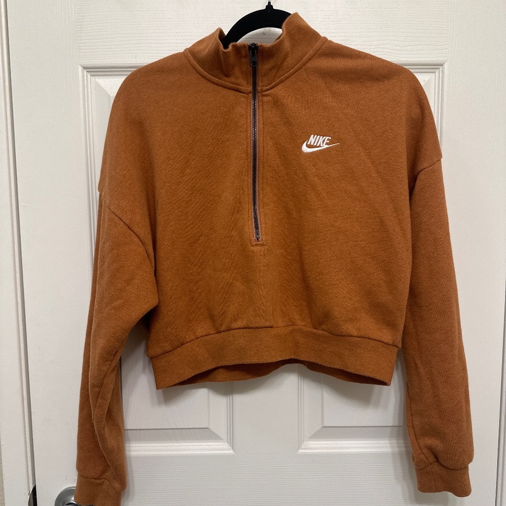 Cropped Nike sweater